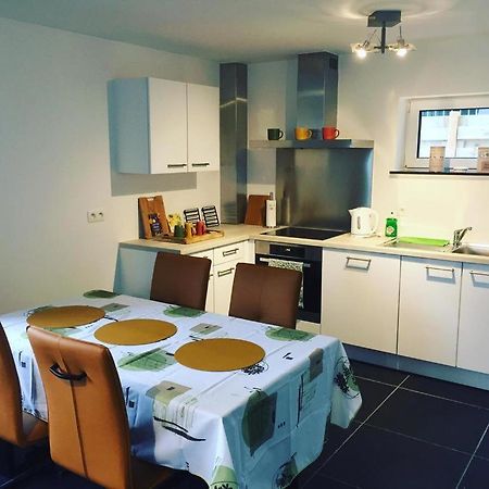 Appartement Duplex Pour 3-4 Personnes A Ciney Εξωτερικό φωτογραφία