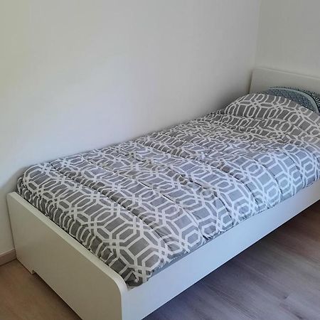 Appartement Duplex Pour 3-4 Personnes A Ciney Εξωτερικό φωτογραφία