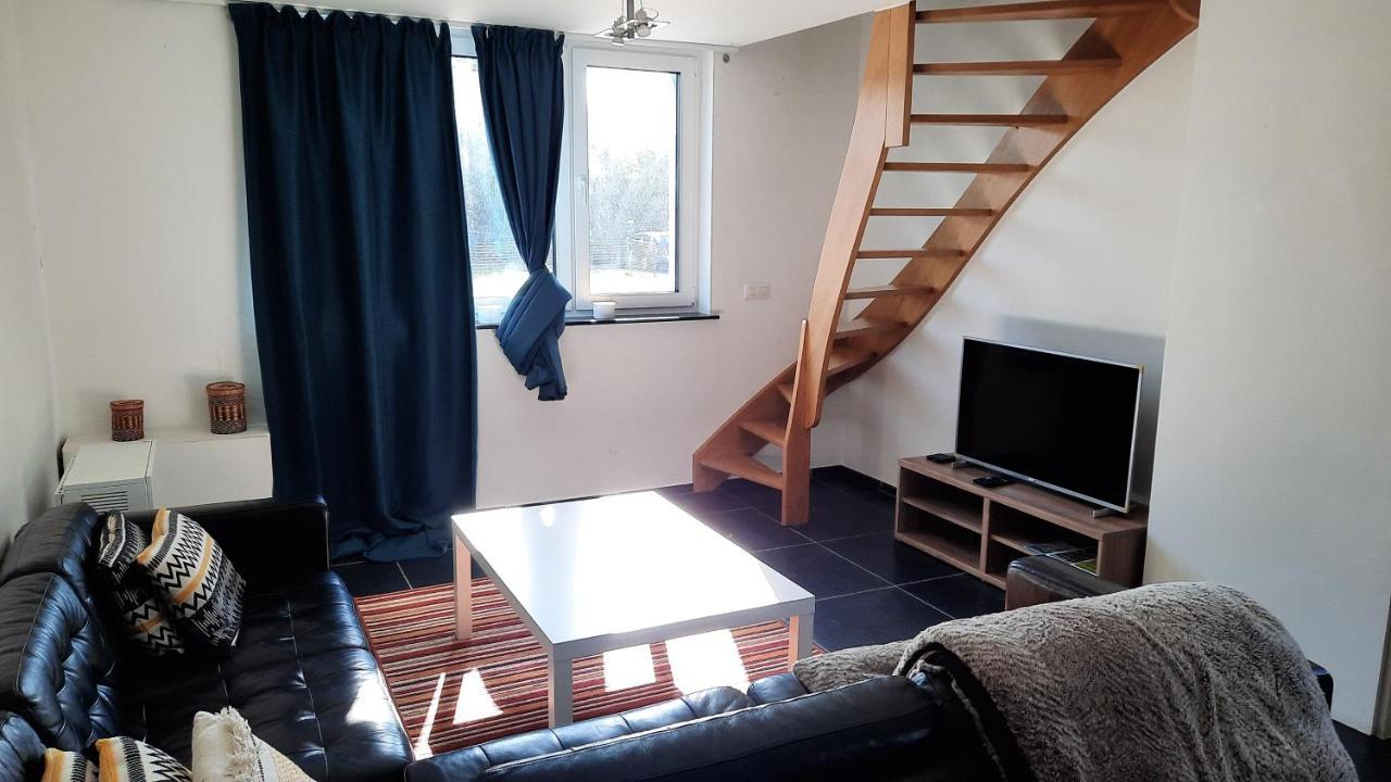 Appartement Duplex Pour 3-4 Personnes A Ciney Εξωτερικό φωτογραφία